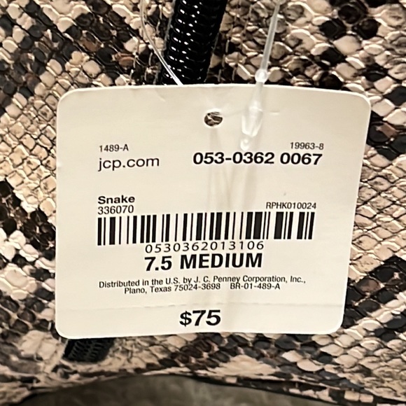 Worthington Marden Kitten Heel Booties - Picture 7 of 8